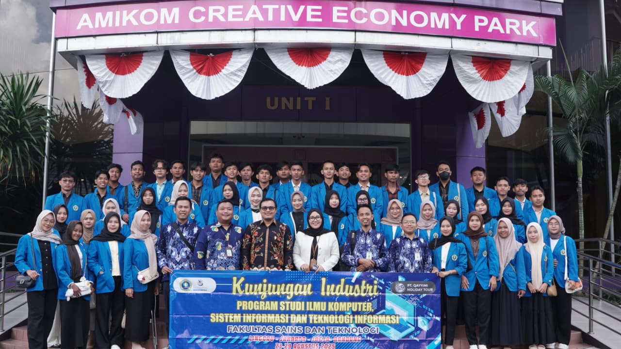 Mahasiswa Sistem Informasi Eksplorasi Inovasi Digital di Amikom Creative Economy Park